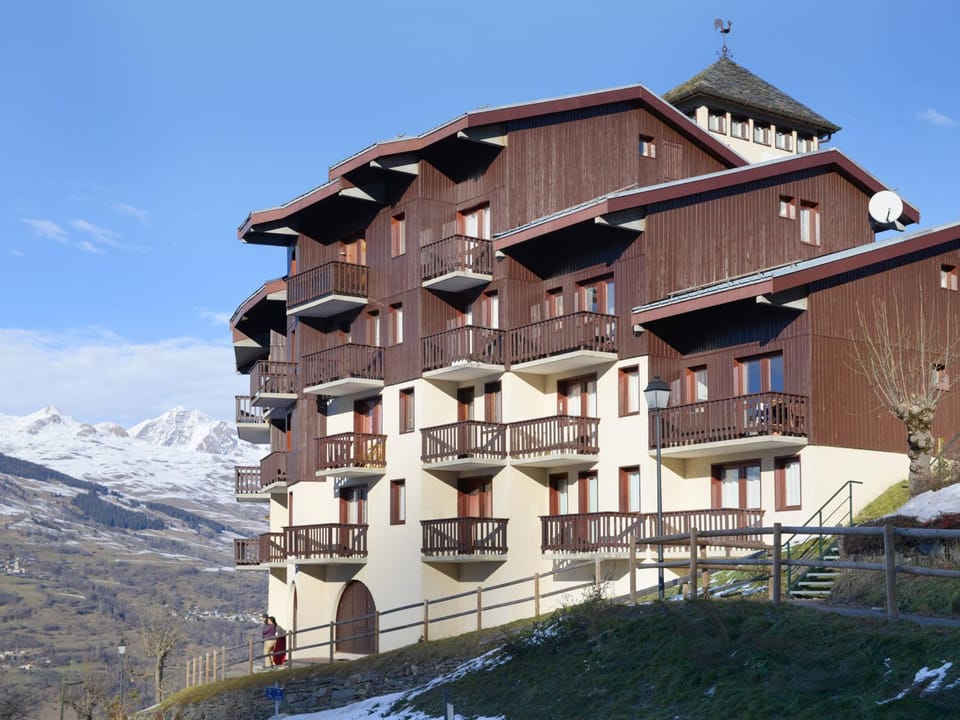 Studio rénové proche pistes avec balcon et coin montagne Apartment in Landry
