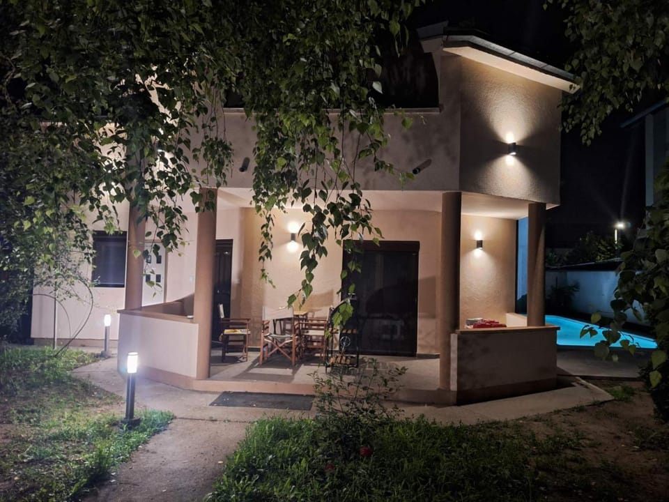 Property building, Swimming pool