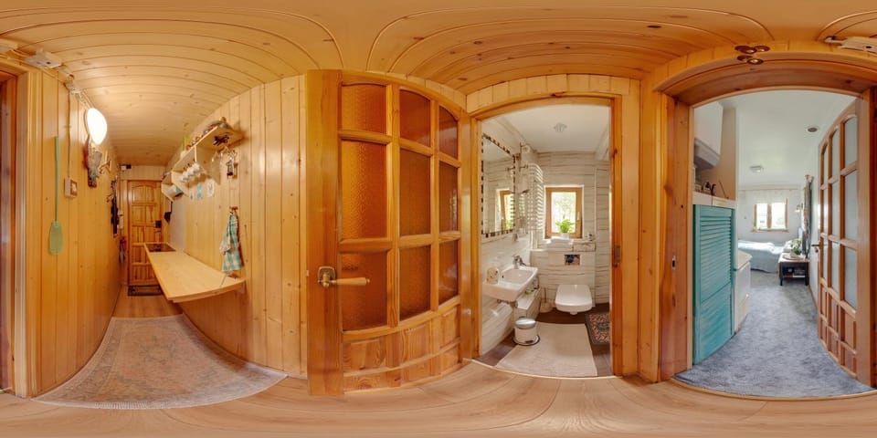 Bathroom, Kitchen or kitchenette, wardrobe