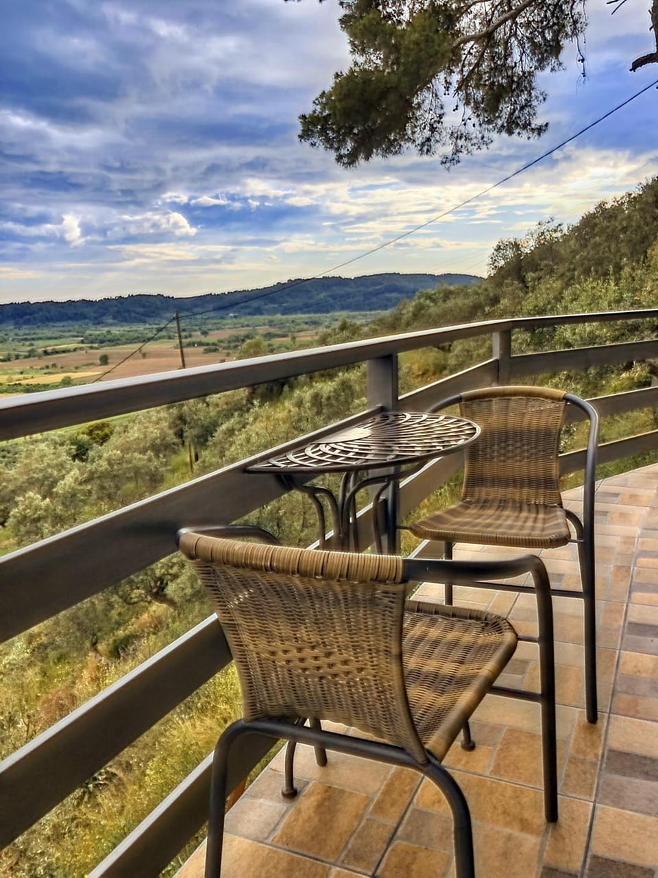 Patio, Day, Natural landscape, View (from property/room), Balcony/Terrace, Living room, Seating area, Dining area, Mountain view