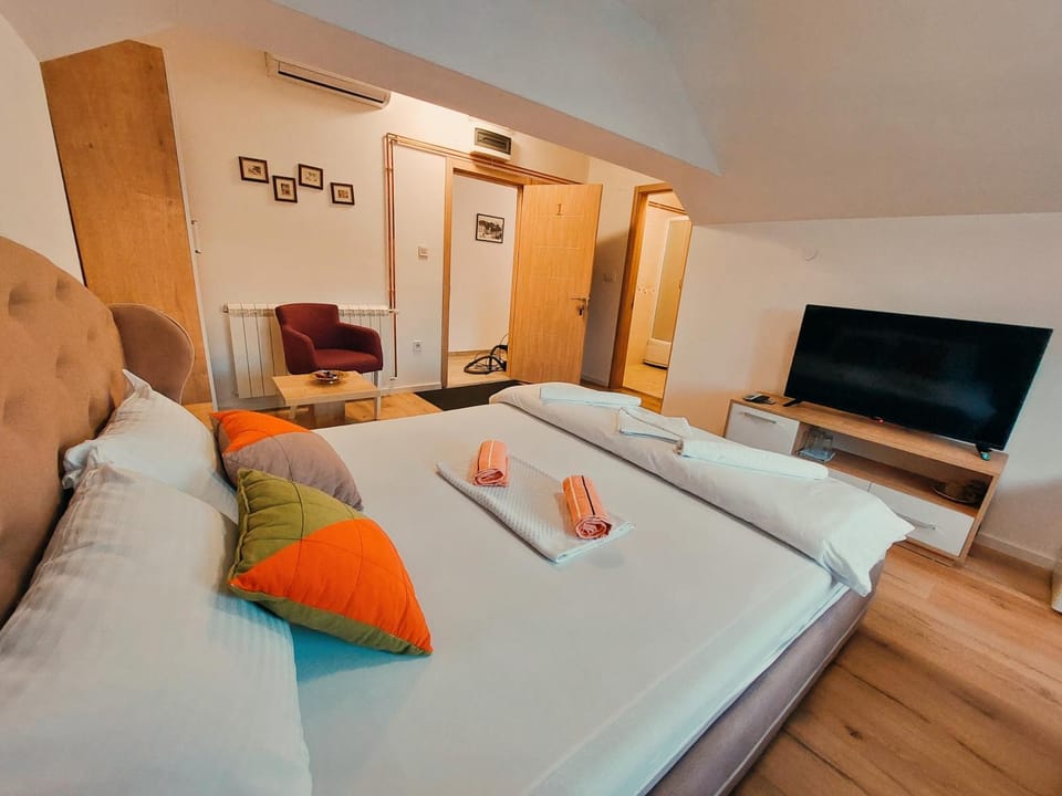 Buba Palace Bed and Breakfast in Montenegro