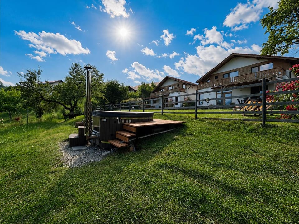 Property building, Natural landscape, Garden, Hot Tub, Garden view