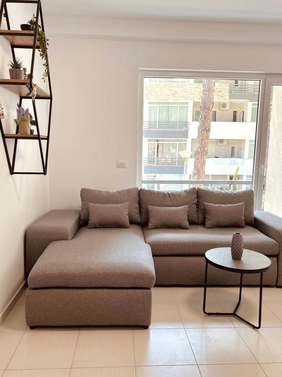 Pine Breeze Apartment Gjiri i Lalezit Apartment in Tirana County, Albania