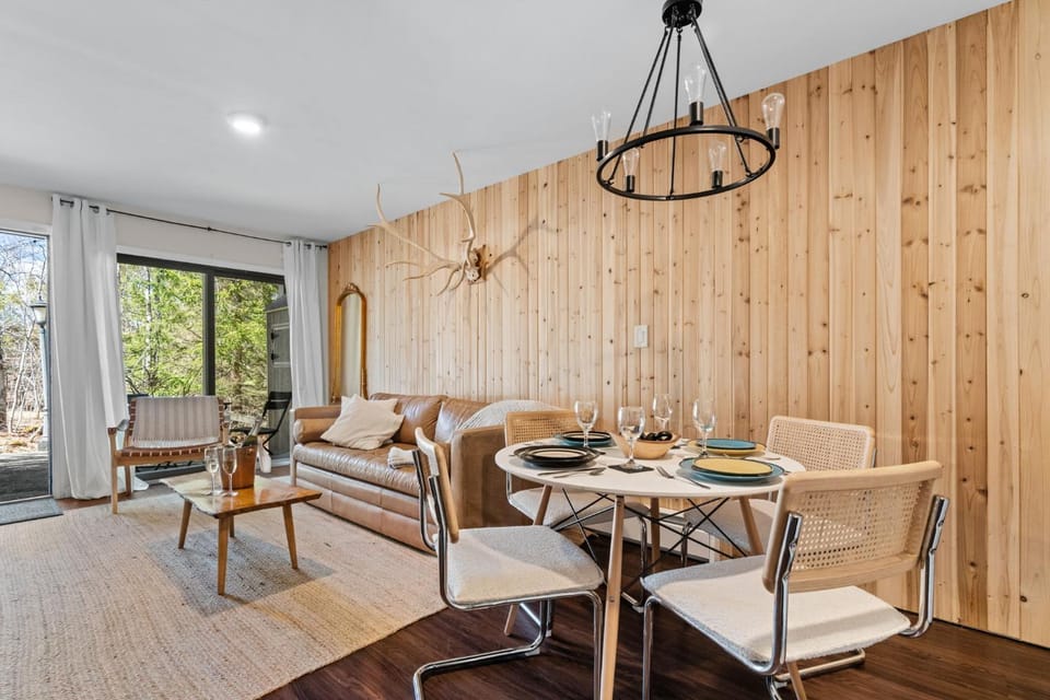 Ski In Ski Out Cabin on Hunter Mtn Seasonal Pool Access w Panoramic Views Hike Swim Fish Relax Cabin in Hunter