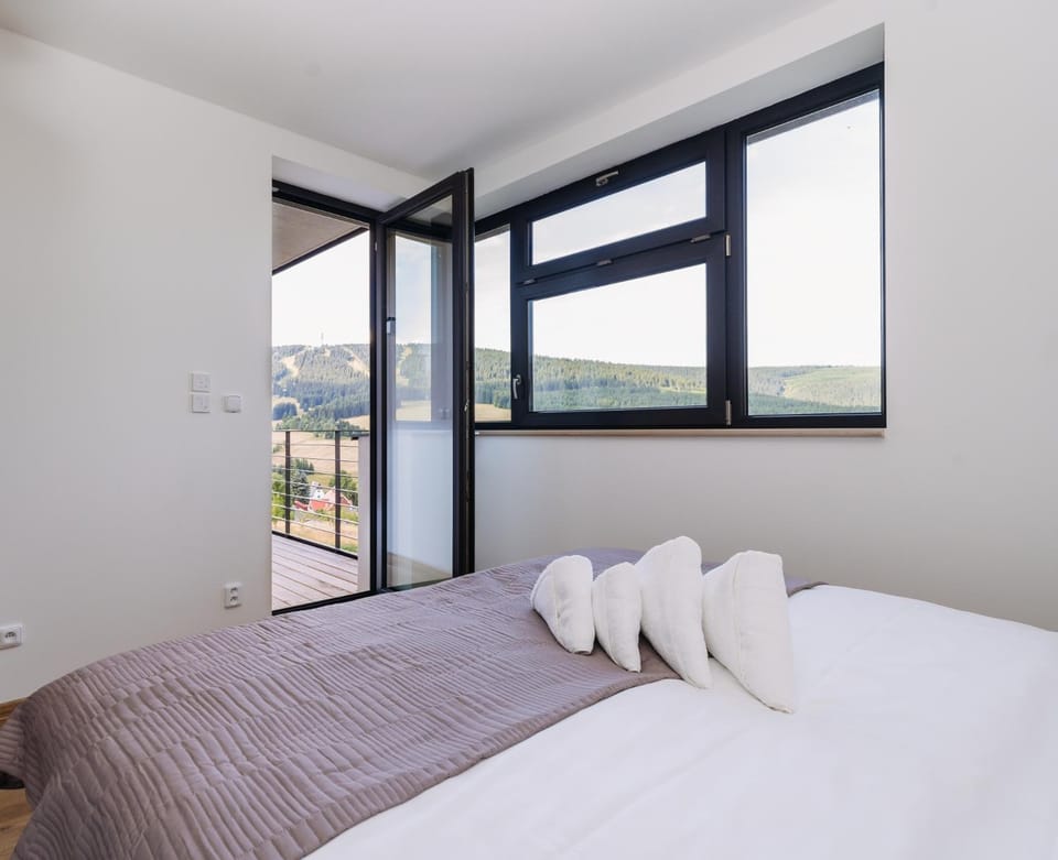 Natural landscape, Bedroom, Mountain view