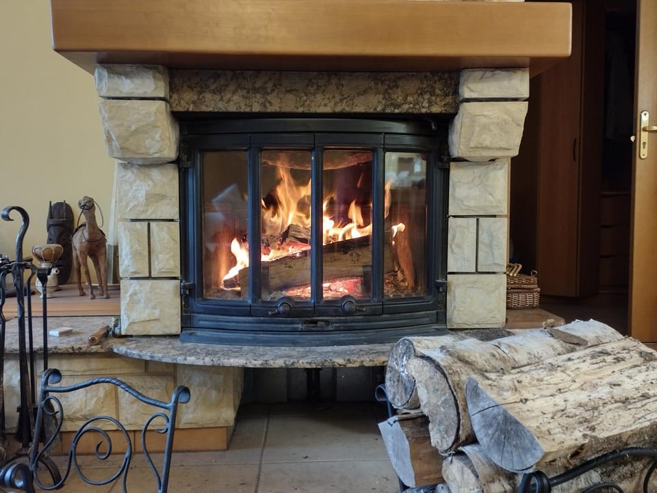 BBQ facilities, fireplace, fireplace