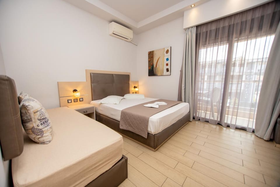 Bed, Photo of the whole room, Bedroom, air conditioner