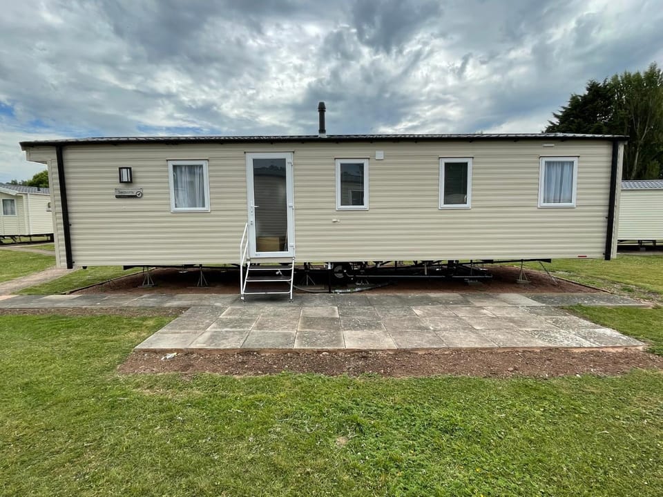 Tidal caravan Campground/ 
RV Resort in Minehead