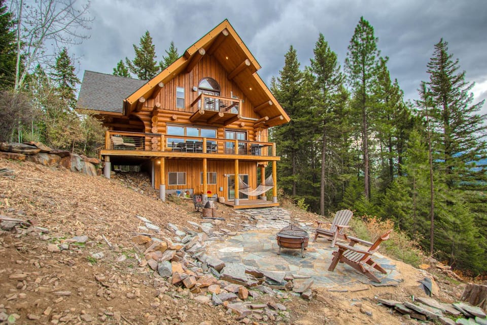 Sagle Sunrise House in Lake Pend Oreille