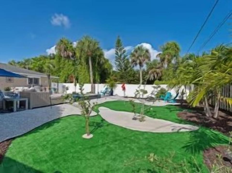 Sanctuary Home Naples-Luxury Beach House with Private Pool and Oasis! House in Naples Park