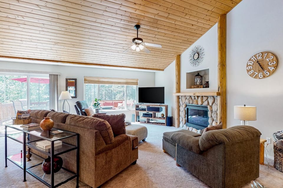 Bachelor Sunshine Retreat House in Three Rivers