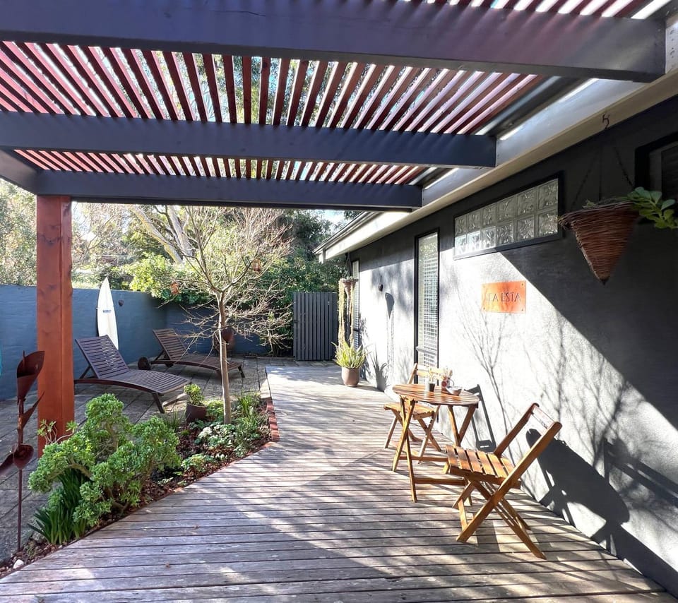 SeaEsta - Modern Beachside Escape in Tranquil North Lorne - BYO Linen House in Lorne