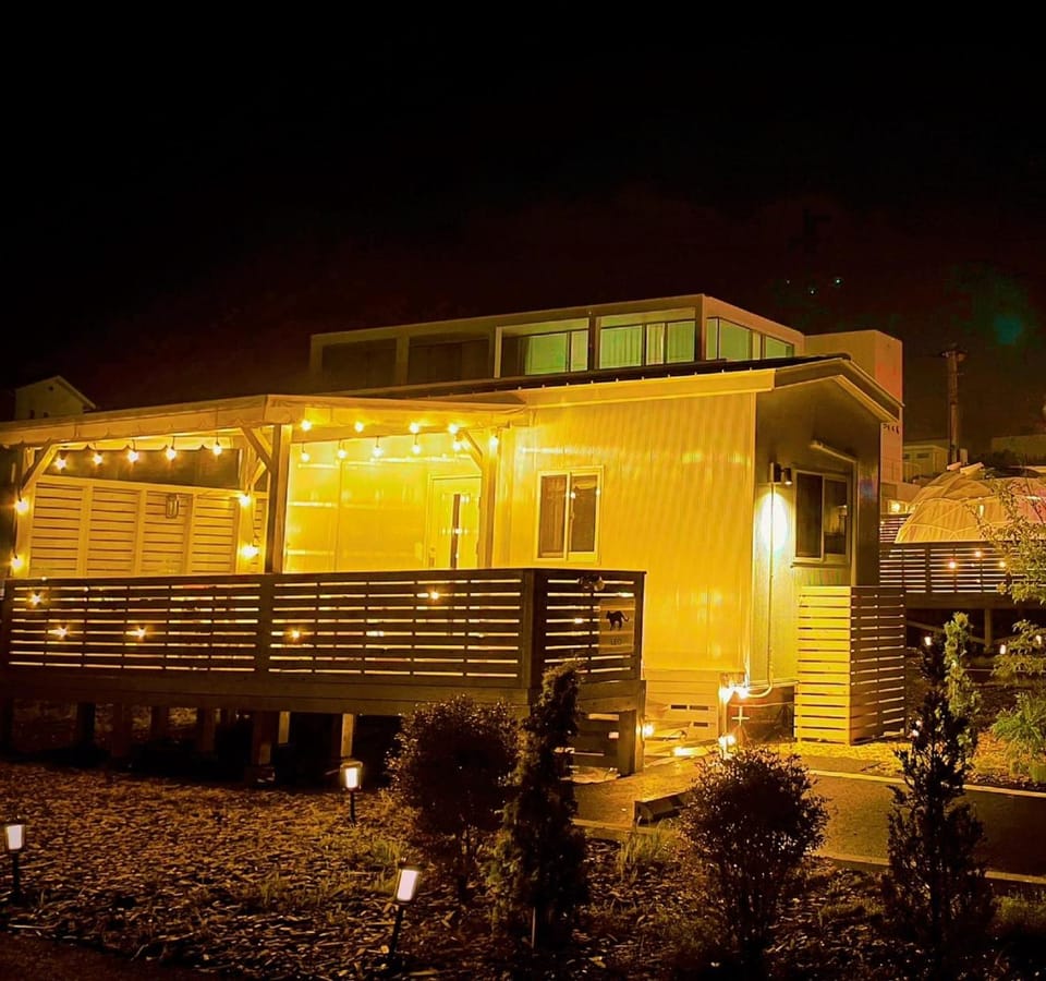 Property building, Night