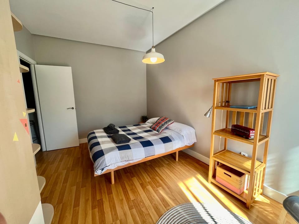 Bed, Photo of the whole room, Bedroom, wardrobe