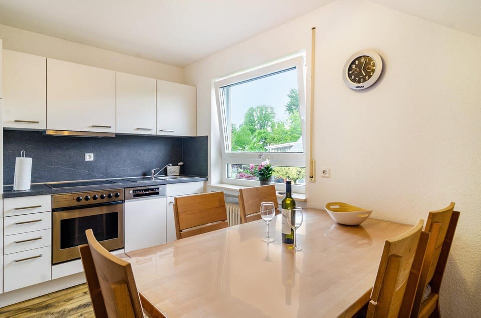 Property building, Kitchen or kitchenette, Living room