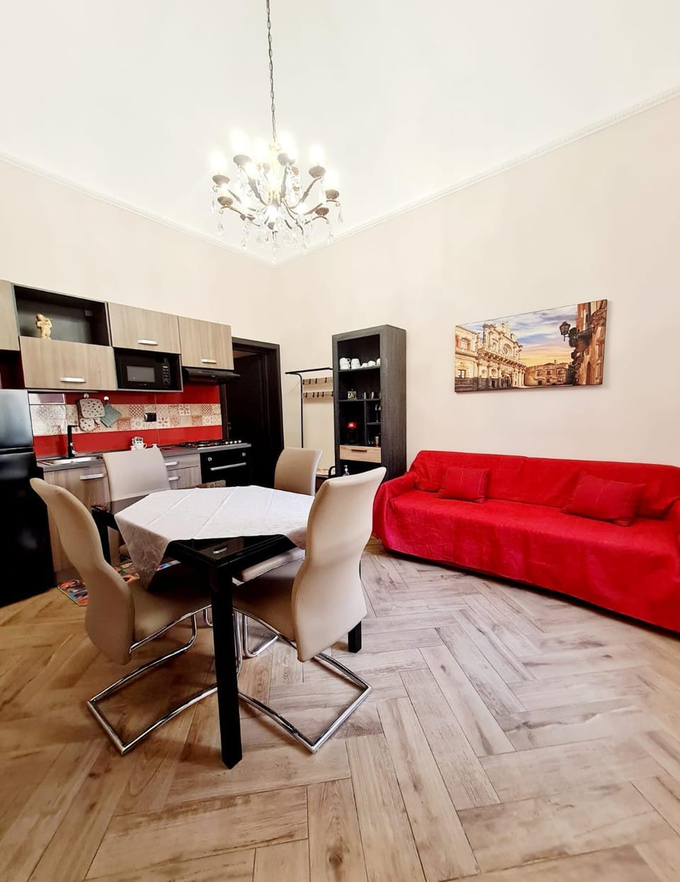 Kitchen or kitchenette, Living room, Seating area, Dining area
