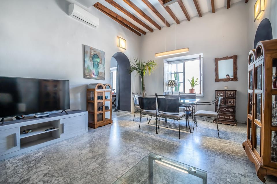 TV and multimedia, Living room, Dining area