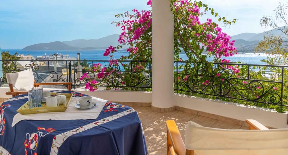 Porto sea view house - 15min from Athens airport - AC - WIFI - PARKING House in East Attica Regional Unit, Greece