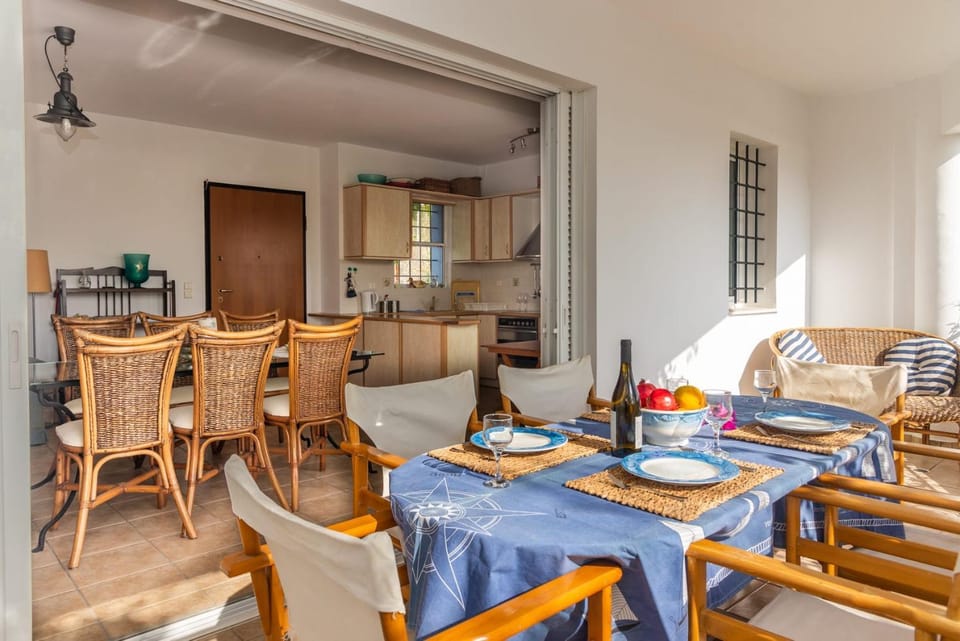 Porto sea view house - 15min from Athens airport - AC - WIFI - PARKING House in East Attica Regional Unit, Greece