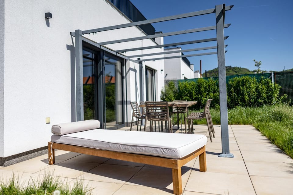 Spring, View (from property/room), Balcony/Terrace, Seating area, Dining area, Garden view
