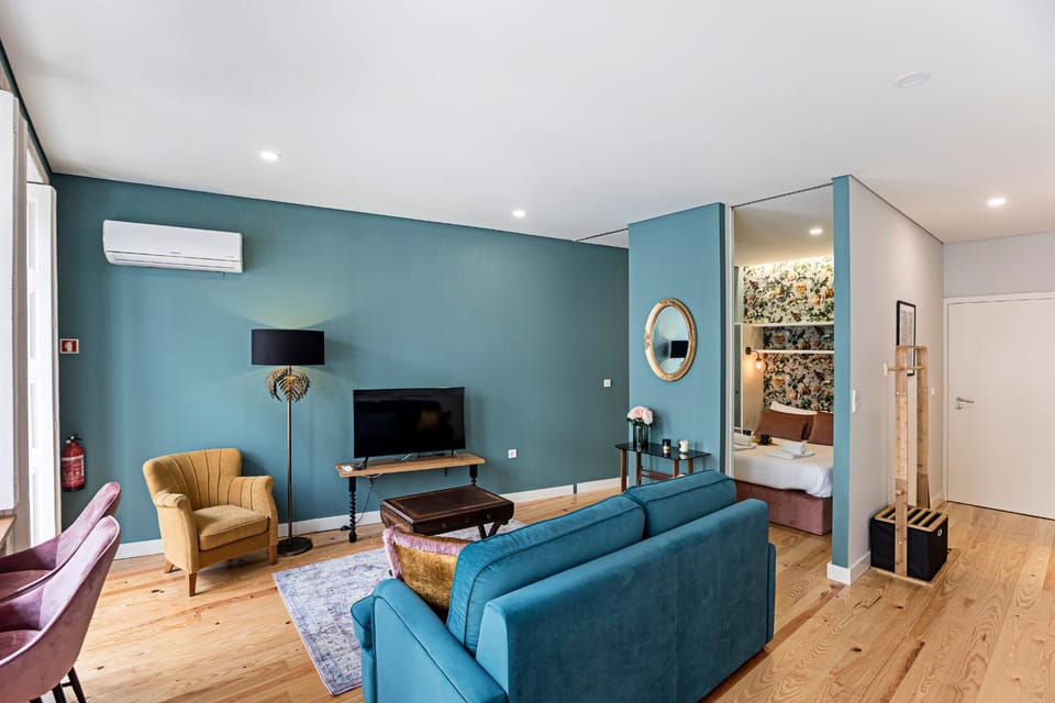 Turquoise Flat w AC & Balcony by LovelyStay Apartment in Porto