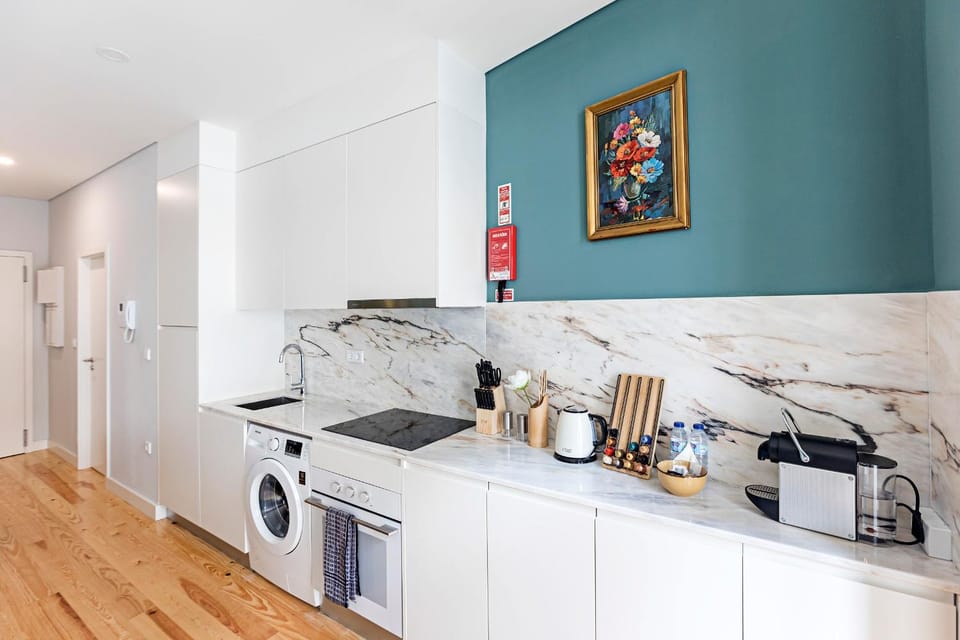 Turquoise Flat w AC & Balcony by LovelyStay Apartment in Porto