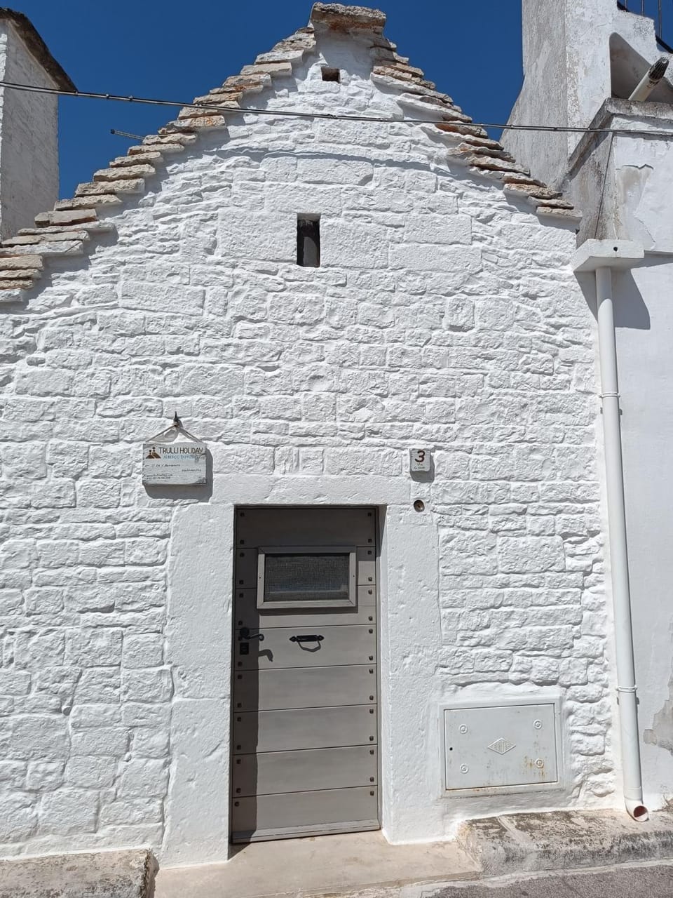 Facade/entrance