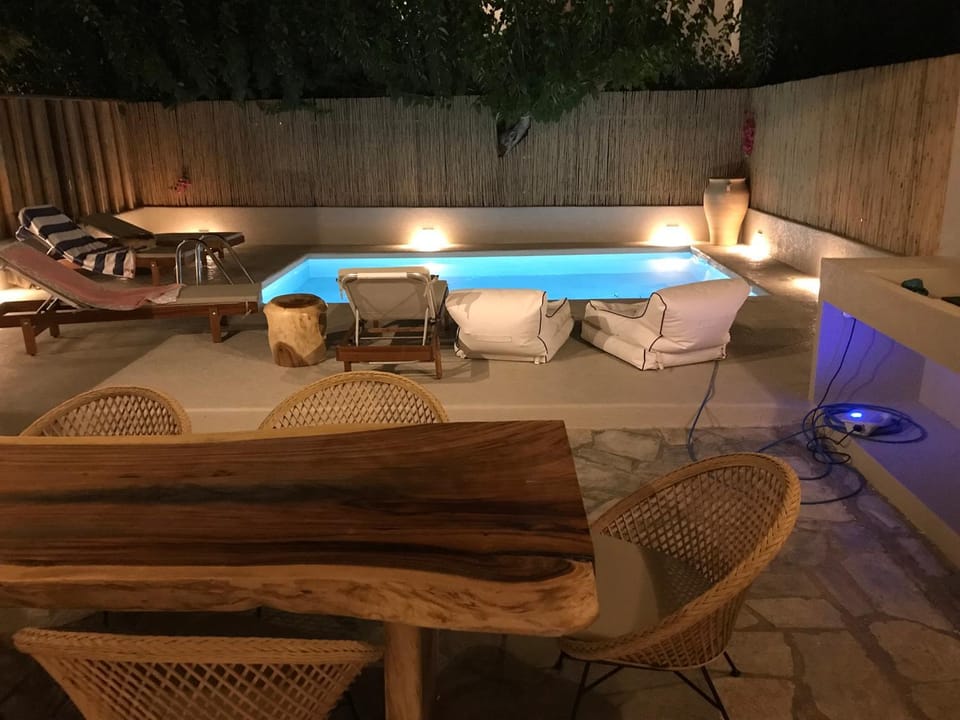 Balcony/Terrace, Pool view, Swimming pool