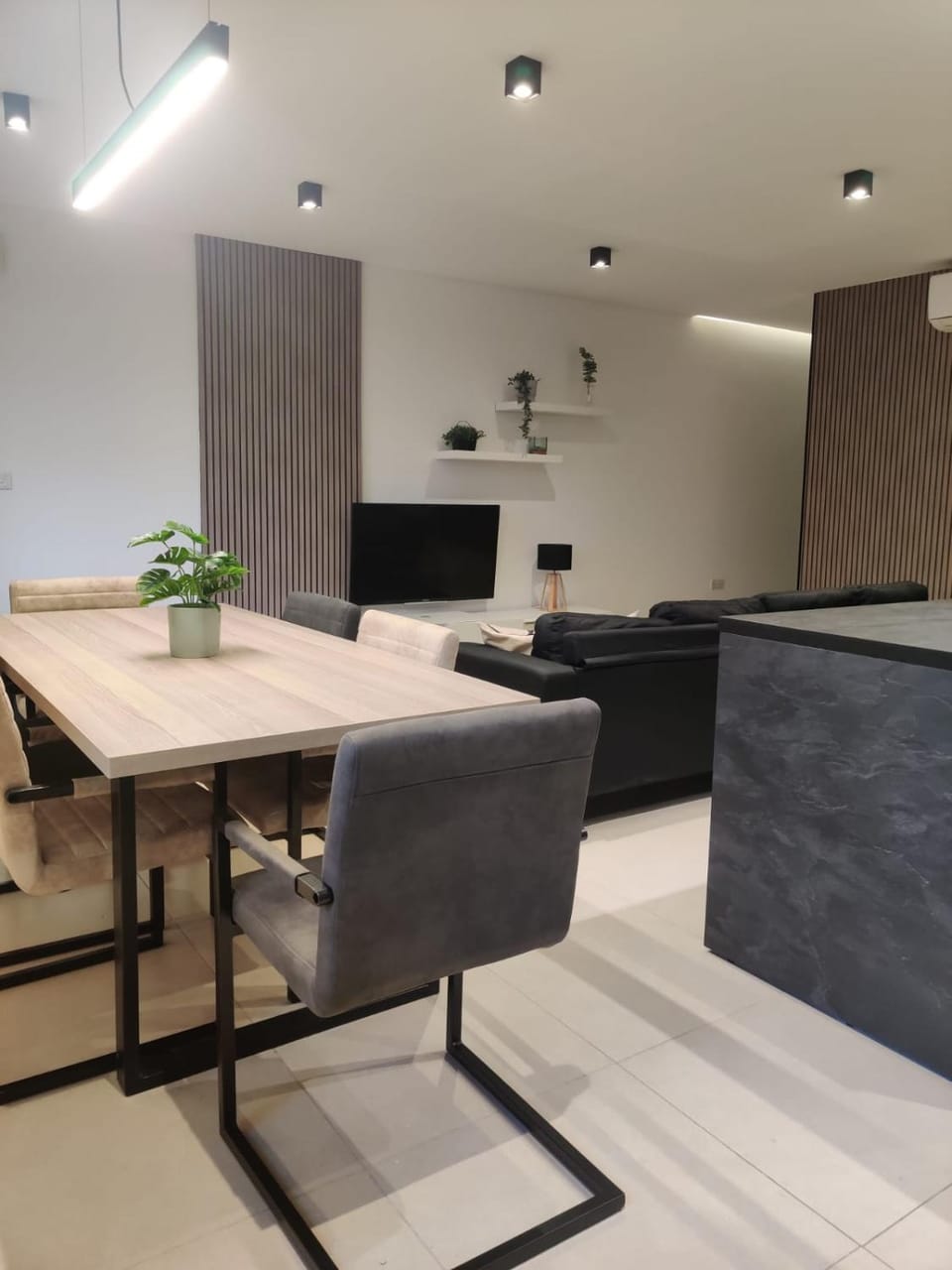 TV and multimedia, Dining area