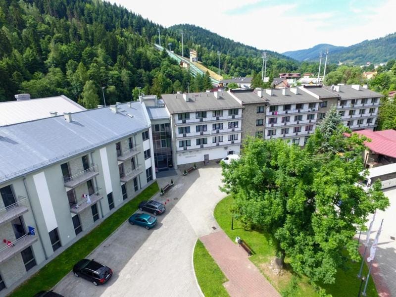 Property building, Natural landscape, Parking