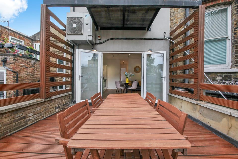 Roof terrace 2BED Property CAMDEN free WiFi Apartment in London Borough of Islington