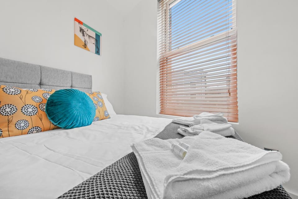 Roof terrace 2BED Property CAMDEN free WiFi Apartment in London Borough of Islington