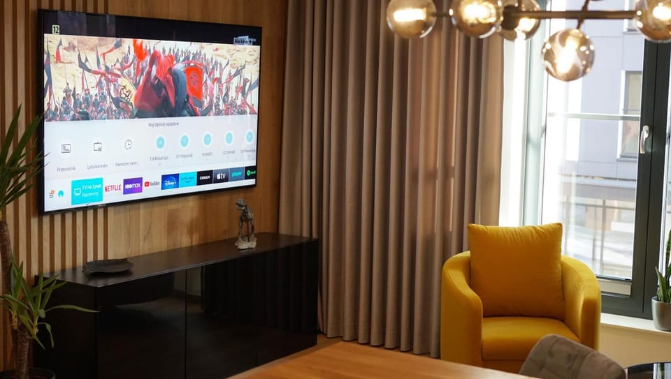 Communal lounge/ TV room, TV and multimedia, Living room