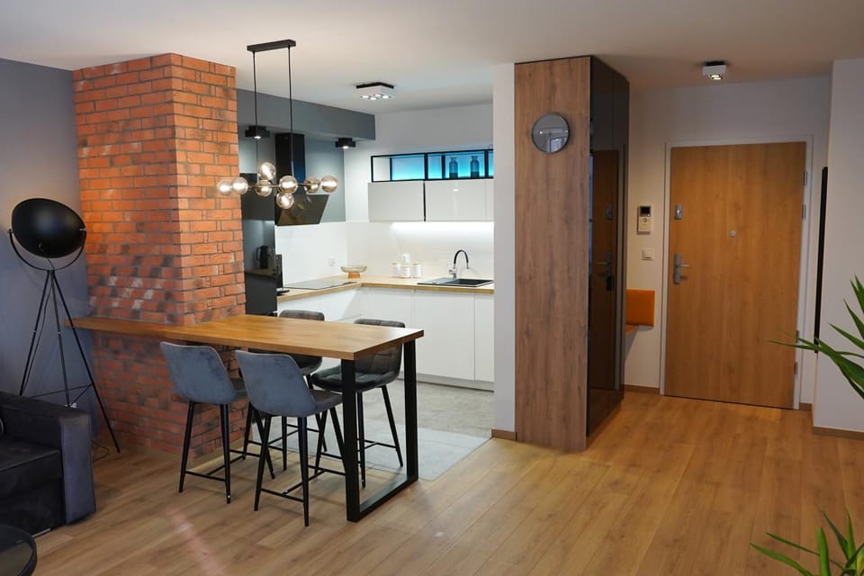Kitchen or kitchenette, storage