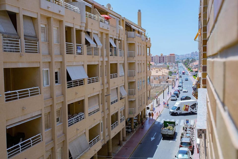 Neighbourhood, Street view, Location