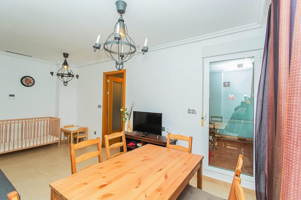 TV and multimedia, Living room, Dining area