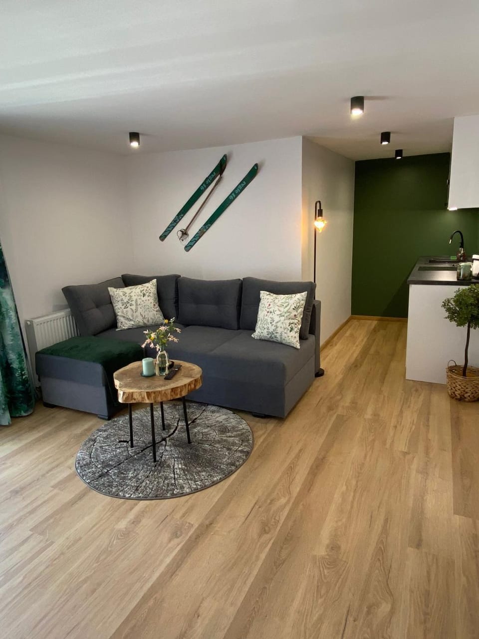 ROZETA SZCZYRK apartament przy Gondoli z sauną , jacuzzy, ogrodem i tarasem - dawniej U GAZDY Apartment in Poland