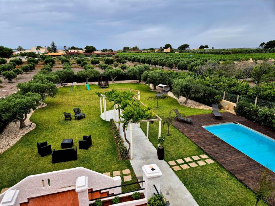 Garden, Swimming pool