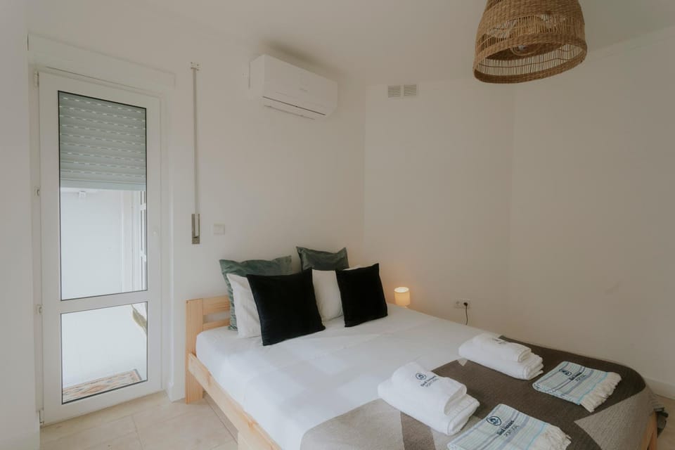 Bed, Photo of the whole room, Bedroom, air conditioner