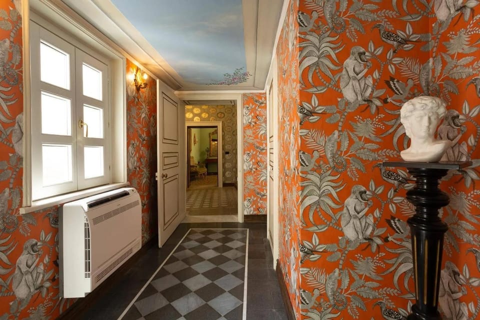Photo of the whole room