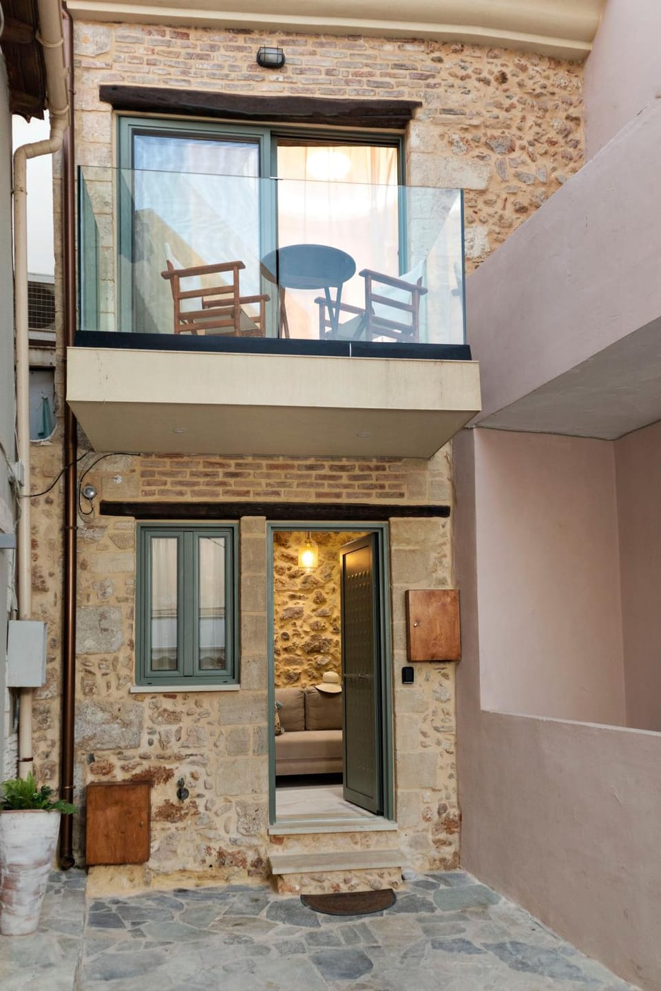 Property building, Facade/entrance