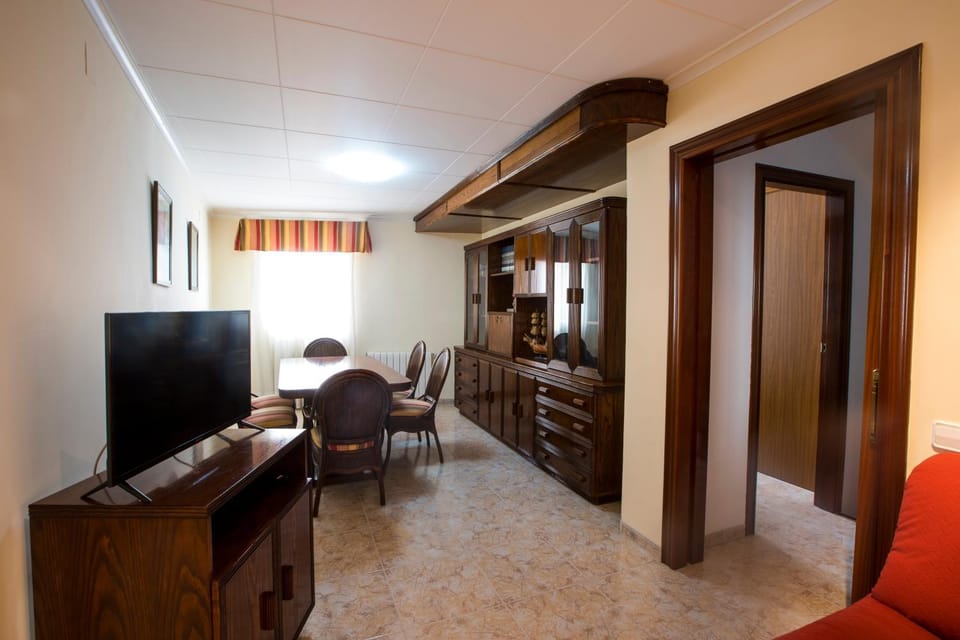 Communal lounge/ TV room, TV and multimedia, Living room, Seating area