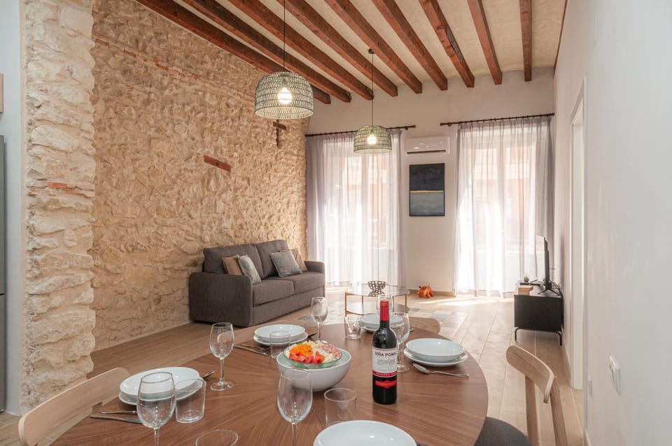 Living room, Dining area