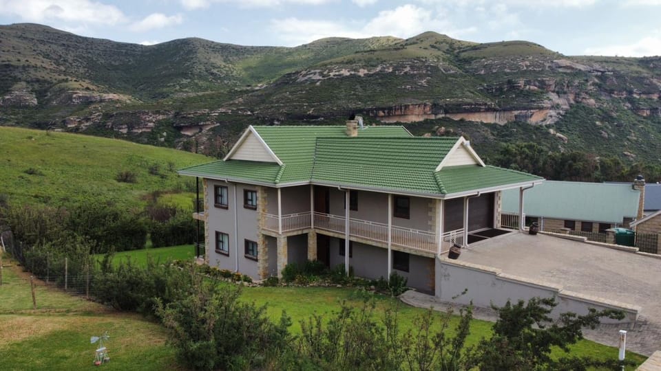 Property building, Natural landscape, Mountain view
