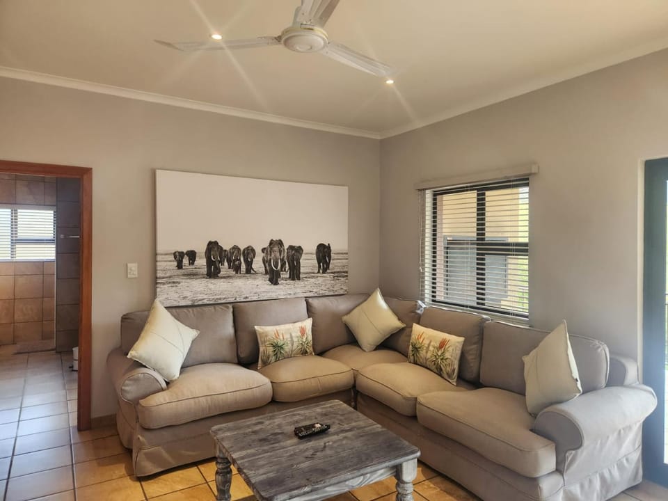 TV and multimedia, Seating area, flat iron