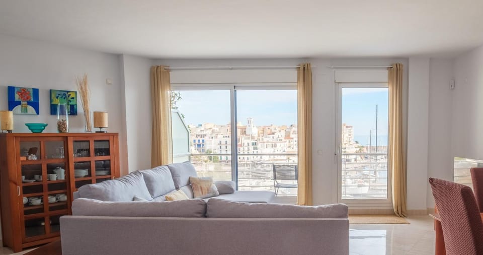Natural landscape, Living room, Photo of the whole room, Seating area