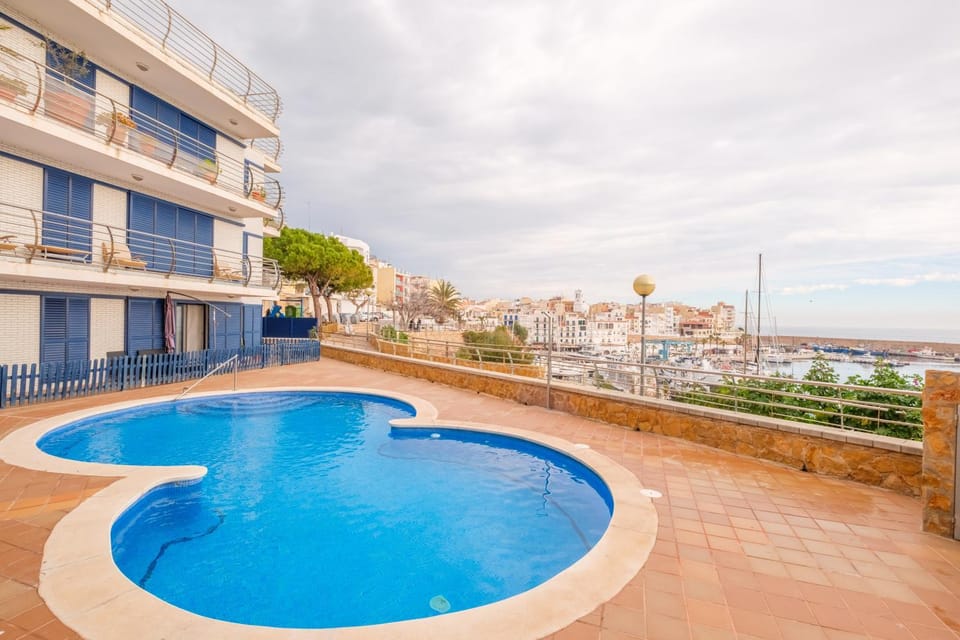 Property building, Day, View (from property/room), Pool view, Sea view, Swimming pool