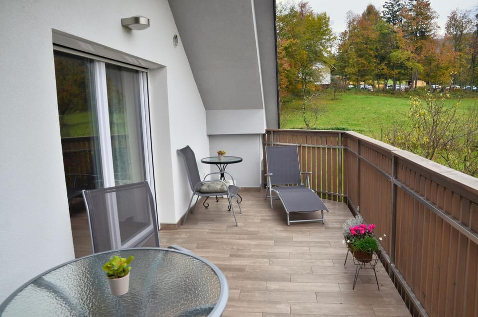 Balcony/Terrace, Autumn, Garden view