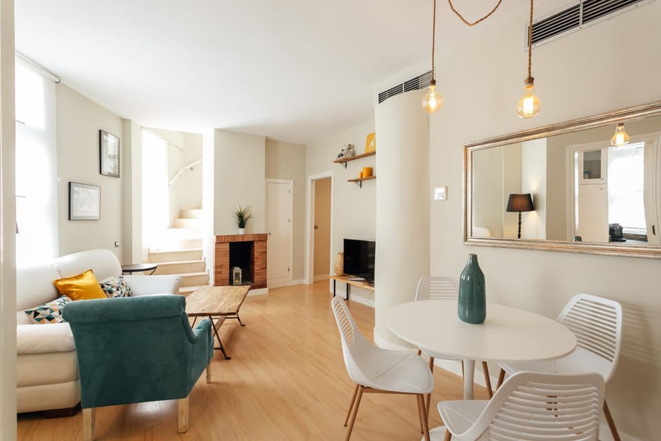 Living room, Seating area, Dining area
