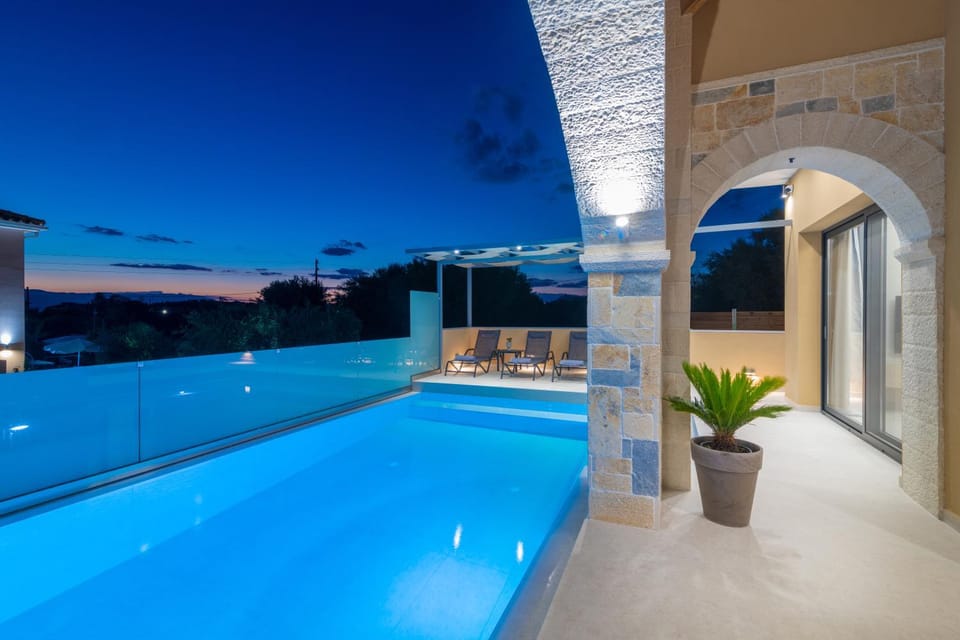 Patio, Night, Hot Tub, View (from property/room), Balcony/Terrace, Pool view, Swimming pool, sunbed